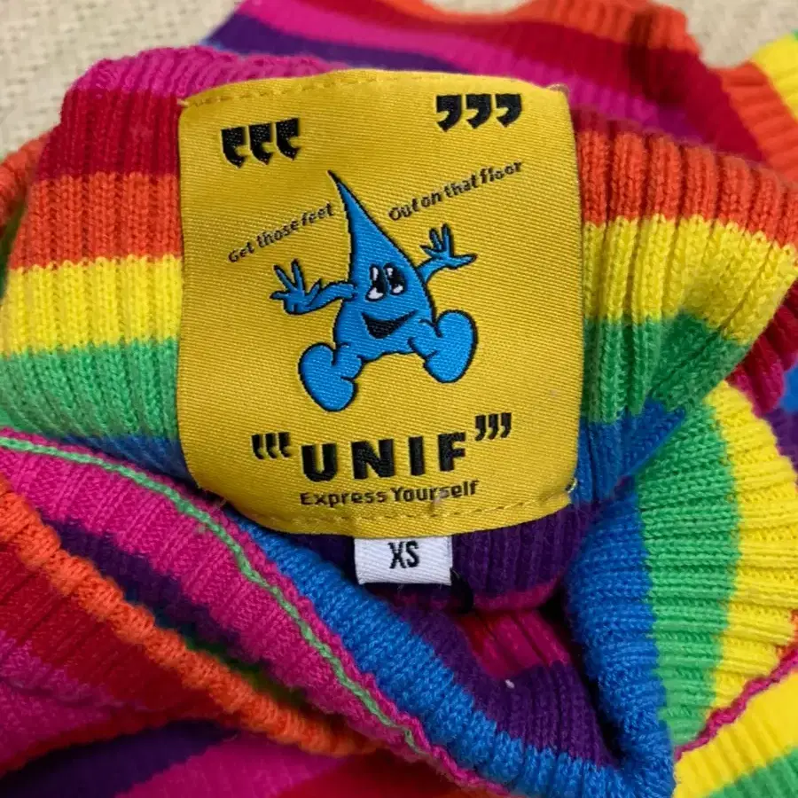 UNIF 유니프 로고 레인보우 T