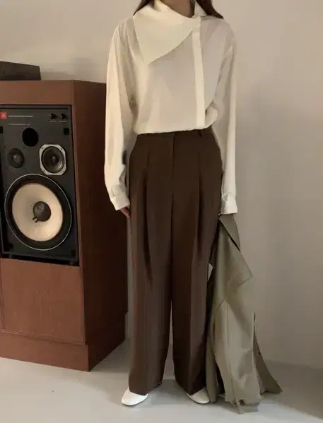 Shopaholic Low-Waisted Slacks Brown S