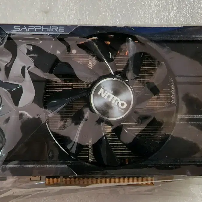 이엠텍 AMD Radeon R9 370X, 370 2G 판매 합니다.