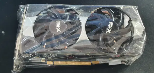 사파이어 AMD Radeon R9 270X 2G 판매 합니다.