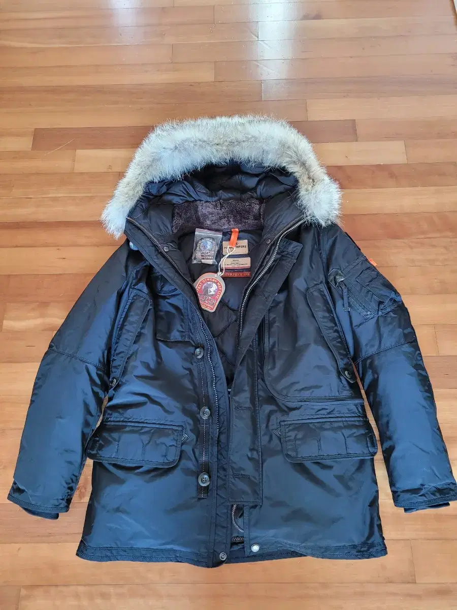 Parajumpers Kodiak size M sells almost new