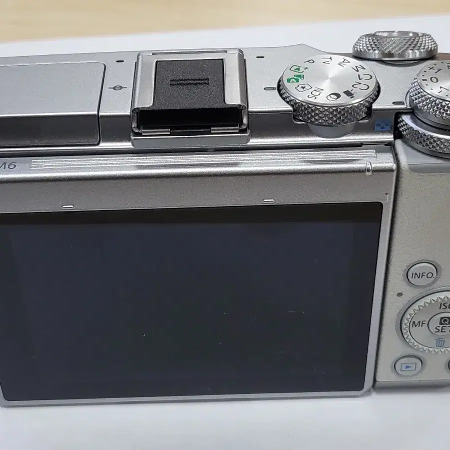 캐논 eos m6 블랙 화이트 m6m2