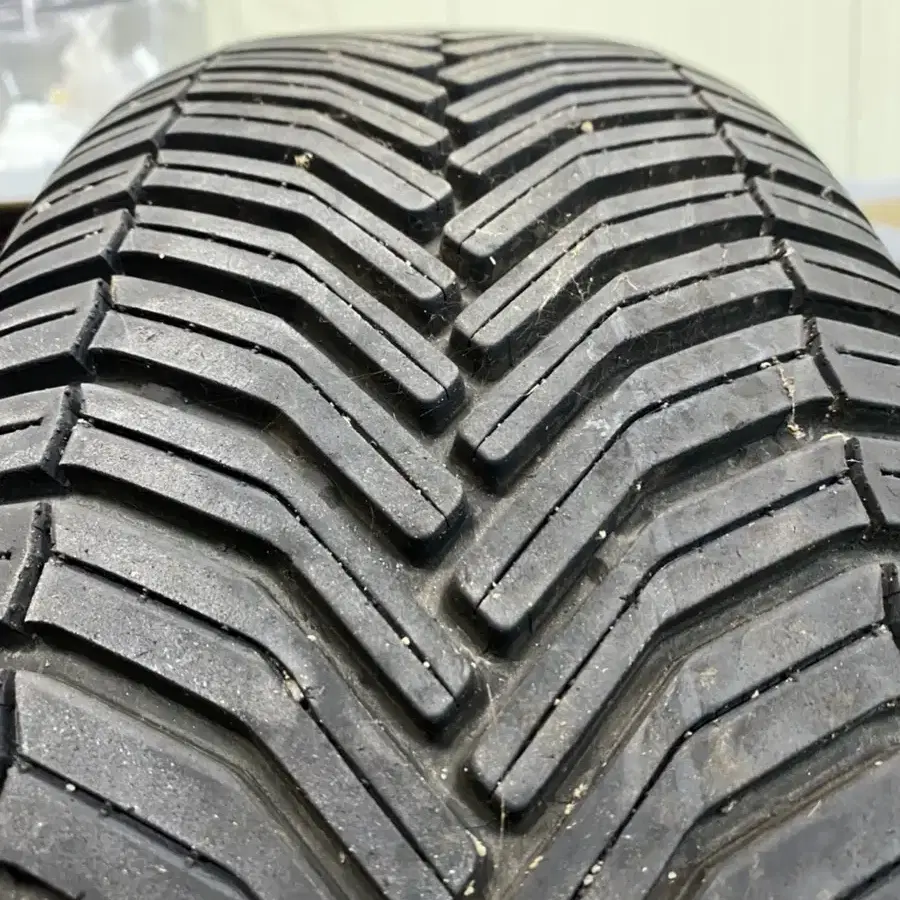 미쉐린 크로스클라이밋플러스 215/60R17 한짝 팝니다.