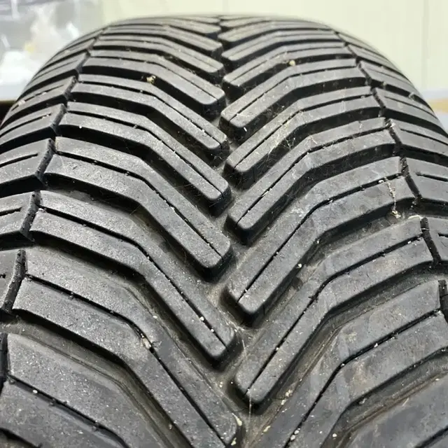 미쉐린 크로스클라이밋플러스 215/60R17 한짝 팝니다.