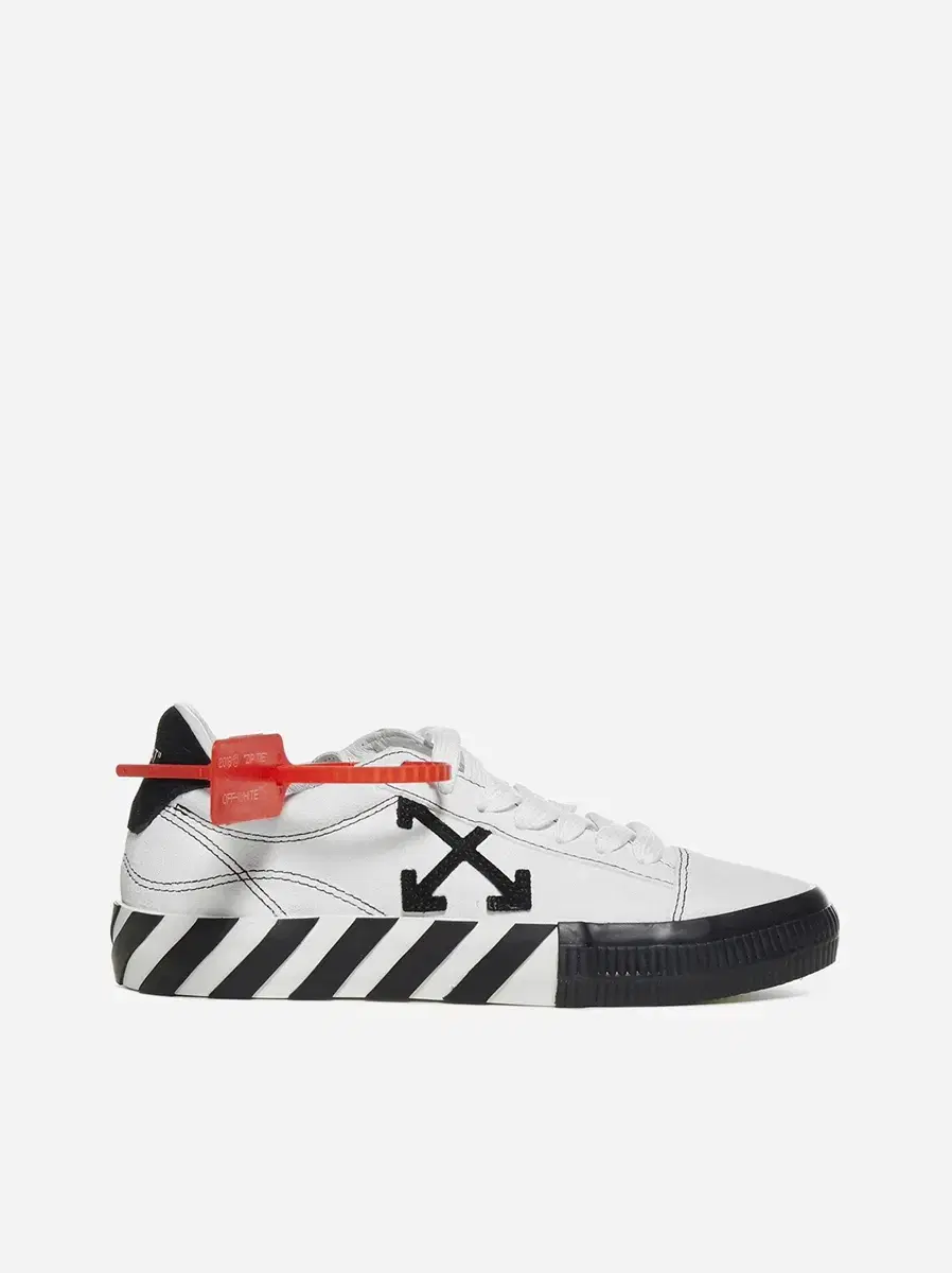 Off White Vulcanised Sneaker (240)