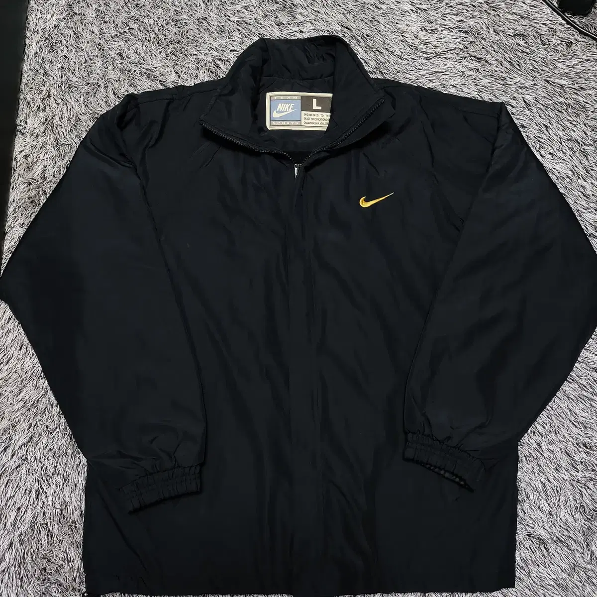 100/ Nike Simple Yellow Logo Black Windbreaker