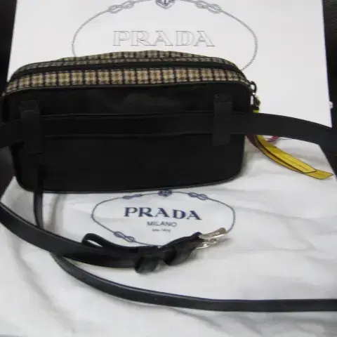 프라다 PRADA / 한정판 벨트백