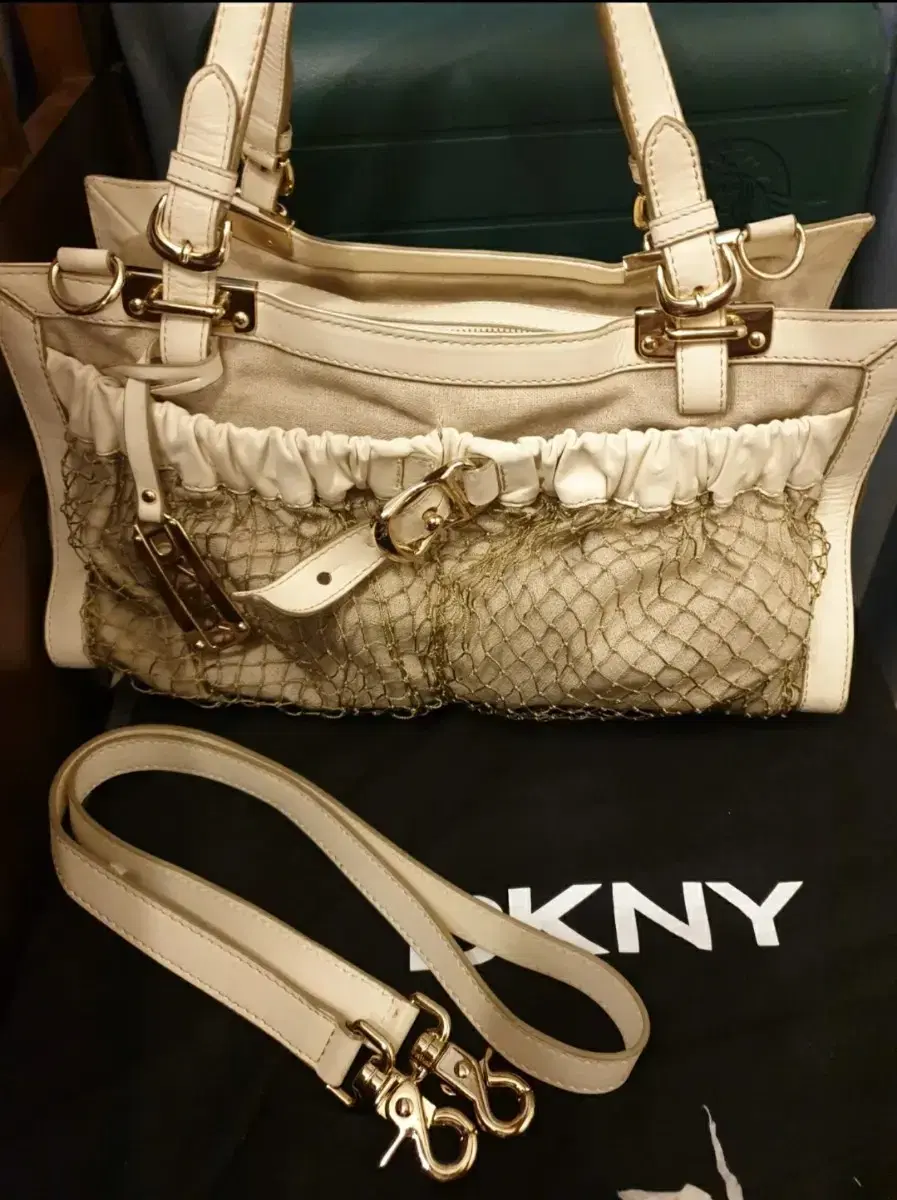 DKNY 토드앤숄더백