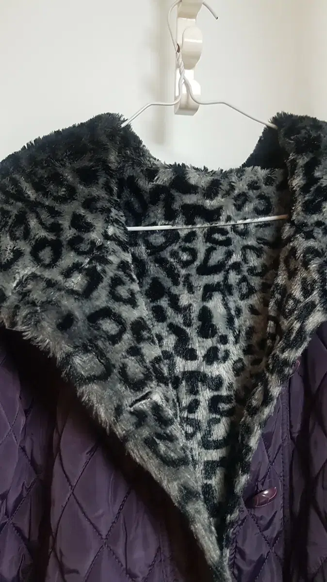 New product) Leopard-print jumper