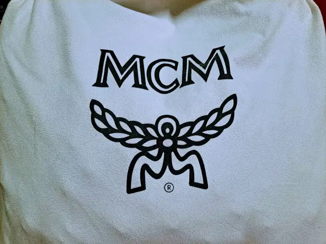 MCM 징숄더백(정품)