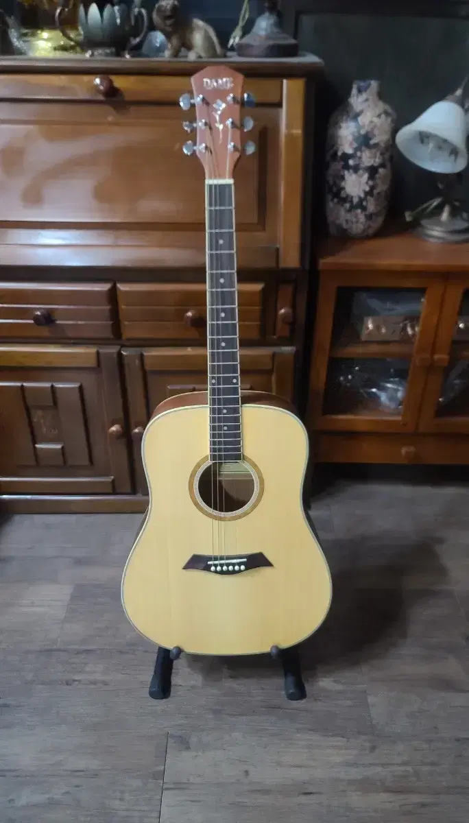 DAME acoustic guitar