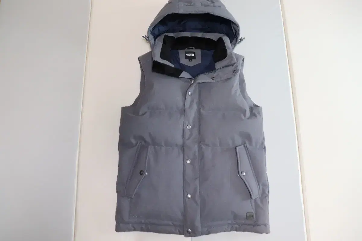 [L] The North Face Goose Down Hooded Puffer Vest Gray109