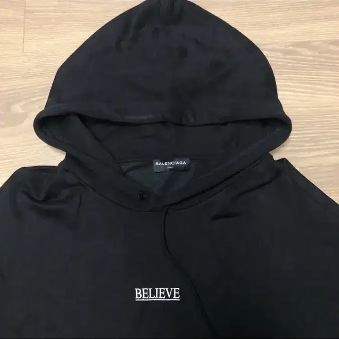 (가격내림) 발렌시아가 후드티 BALENCIAGA