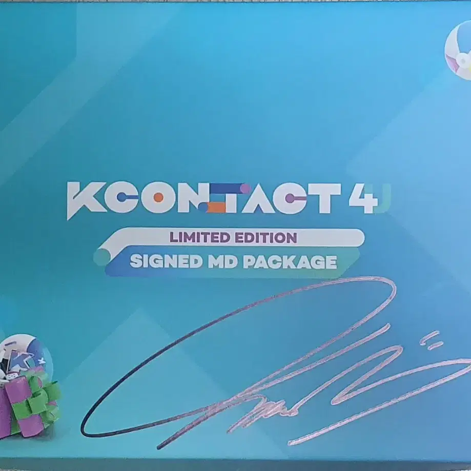 위키미키 KCON:TACT 4U 한정판 친필싸인 패키지 급처 판매합니다.