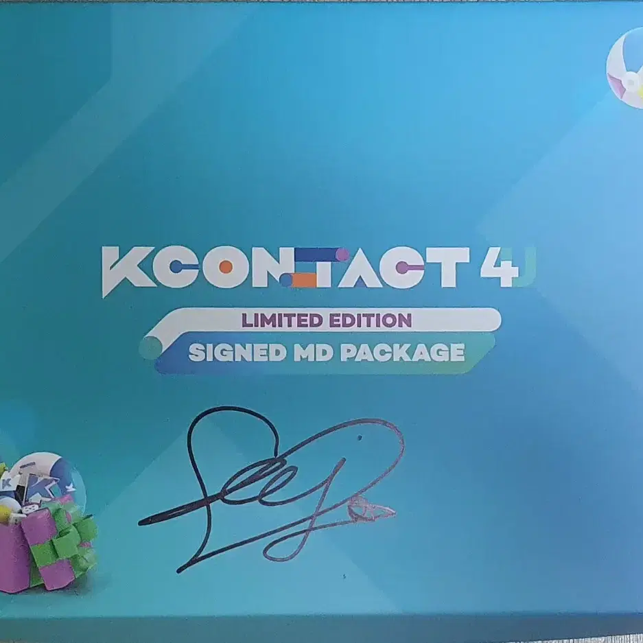 위키미키 KCON:TACT 4U 한정판 친필싸인 패키지 급처 판매합니다.