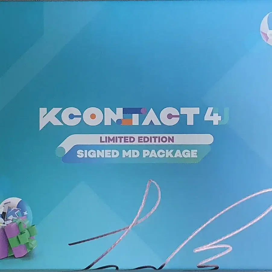 위키미키 KCON:TACT 4U 한정판 친필싸인 패키지 급처 판매합니다.