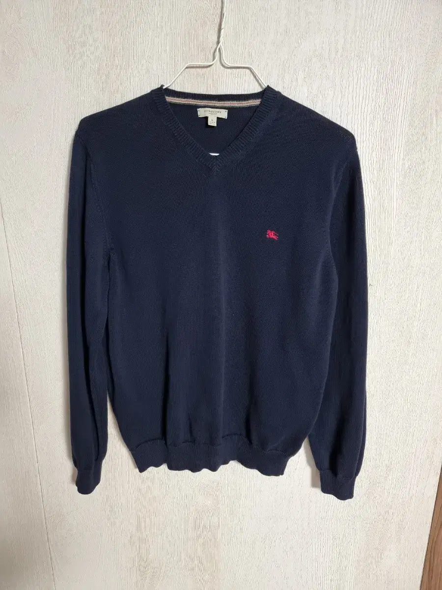 Burberry Knit V-neck Navy L