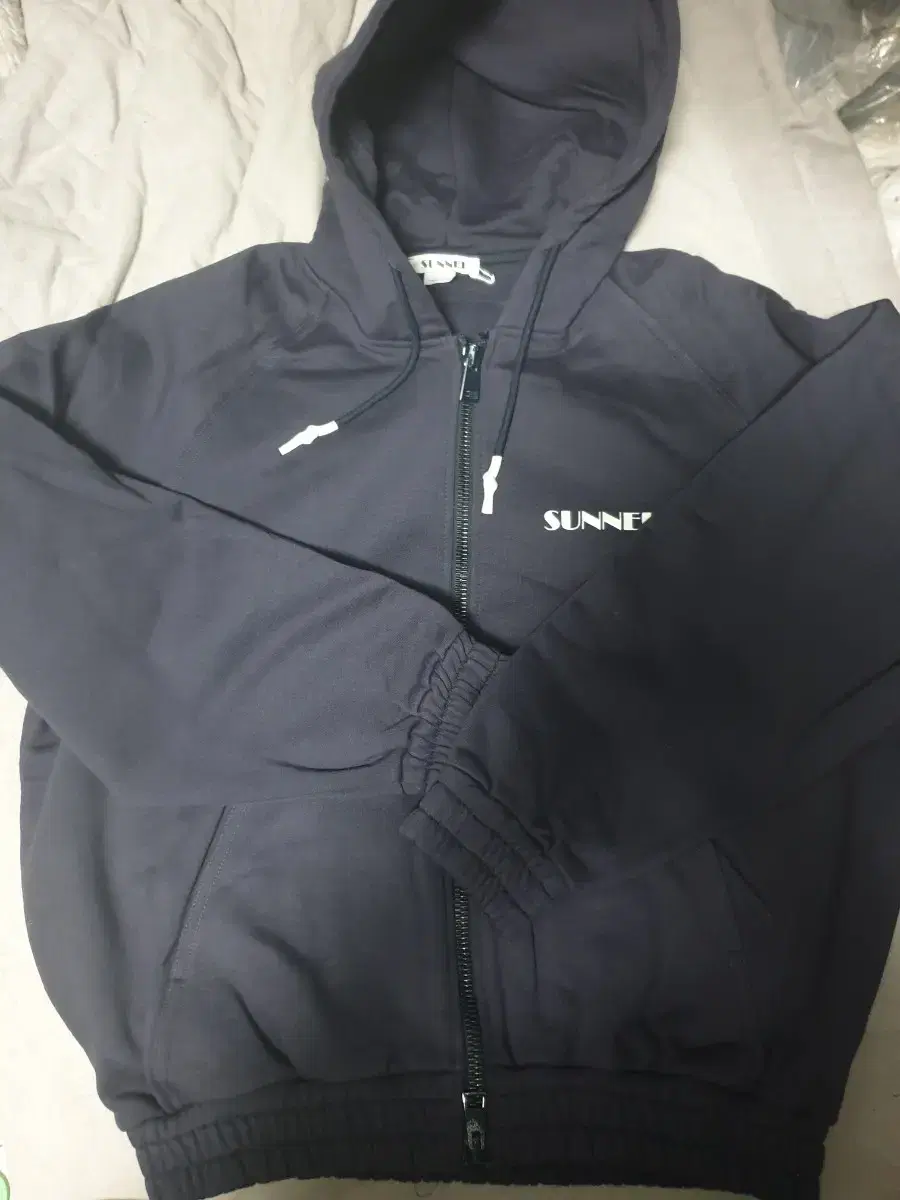 Sunny Hoodie Zip-up size M