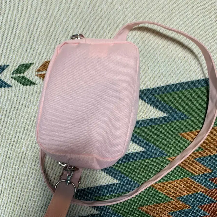 뮤 닮은얼모스트블루 almost blue-macaron bag(pink)