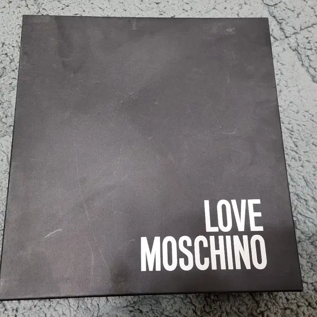 모스키노(Moschino)하이탑