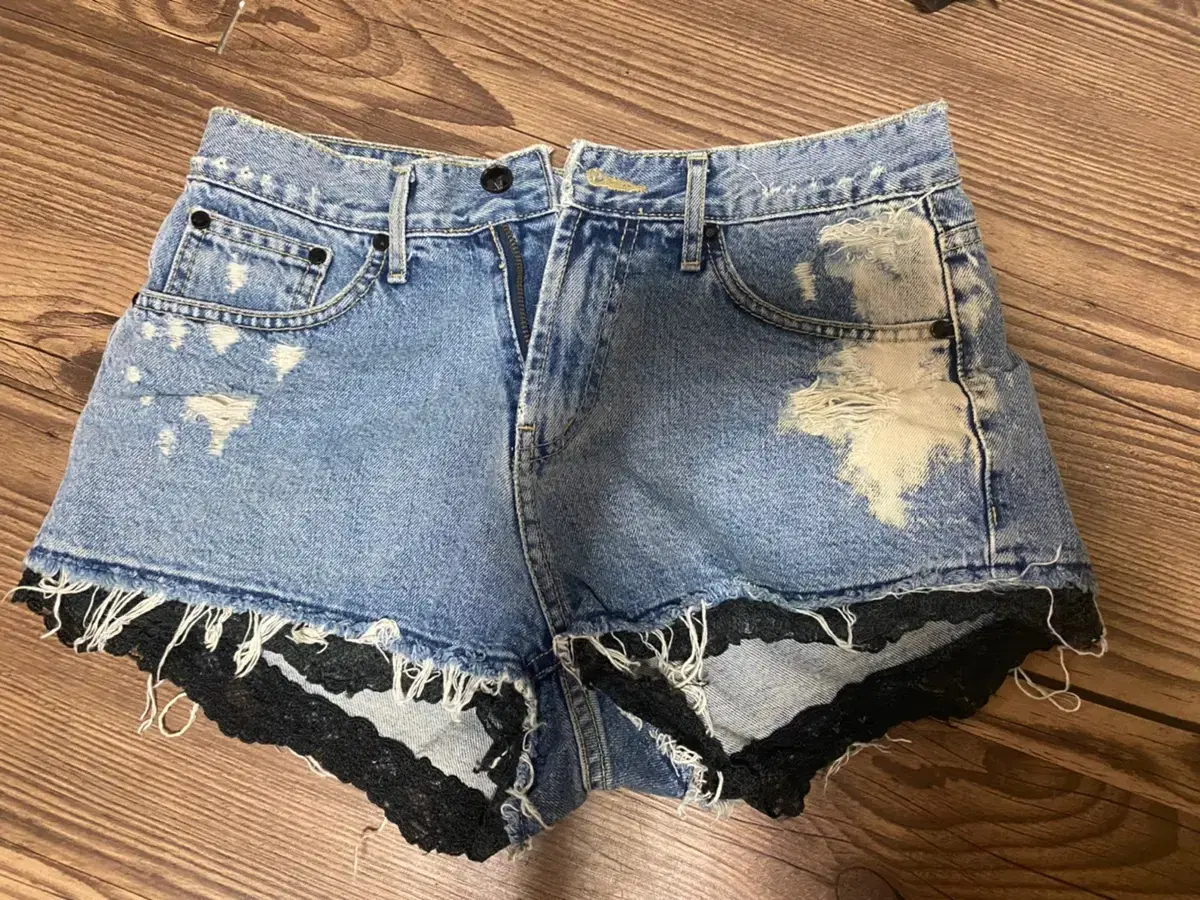 Lay's denim shorts