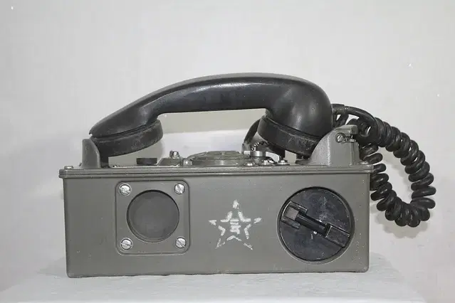 military antique telephon 엔틱전화기