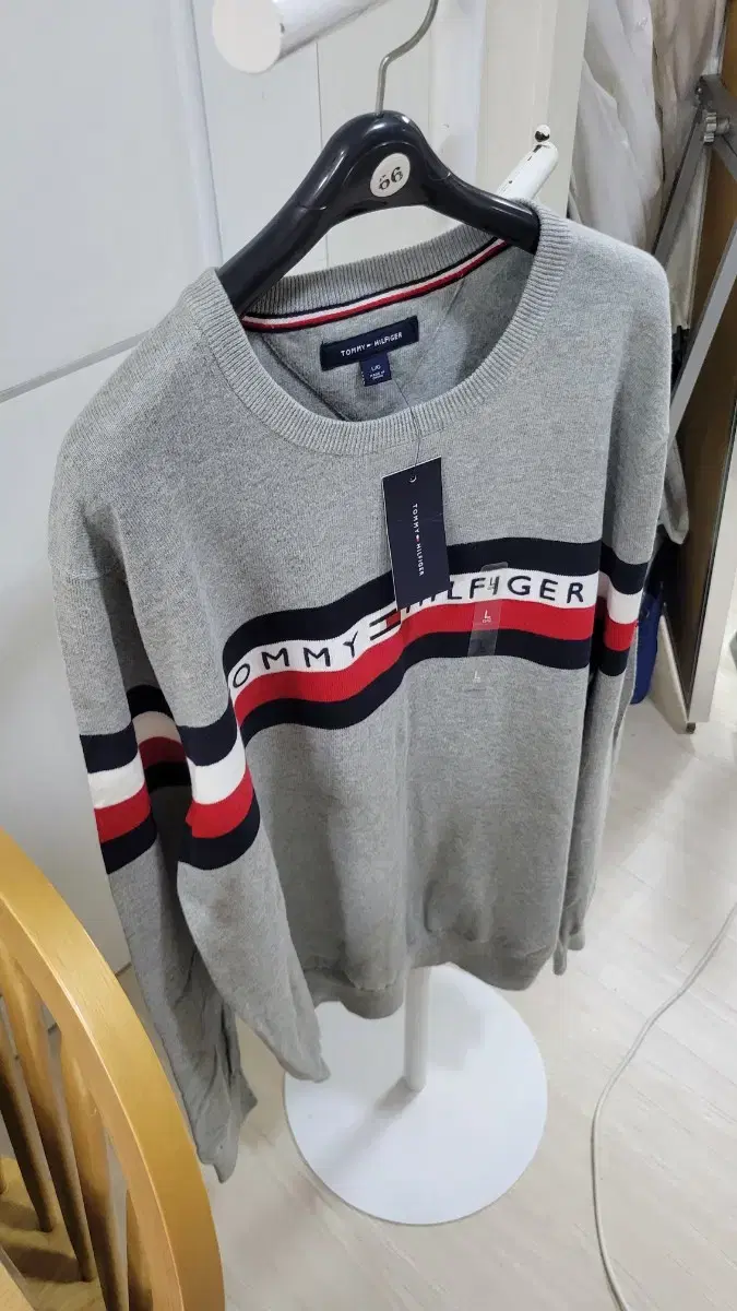 Tommy Hilfiger Round Wool Knit L (New)