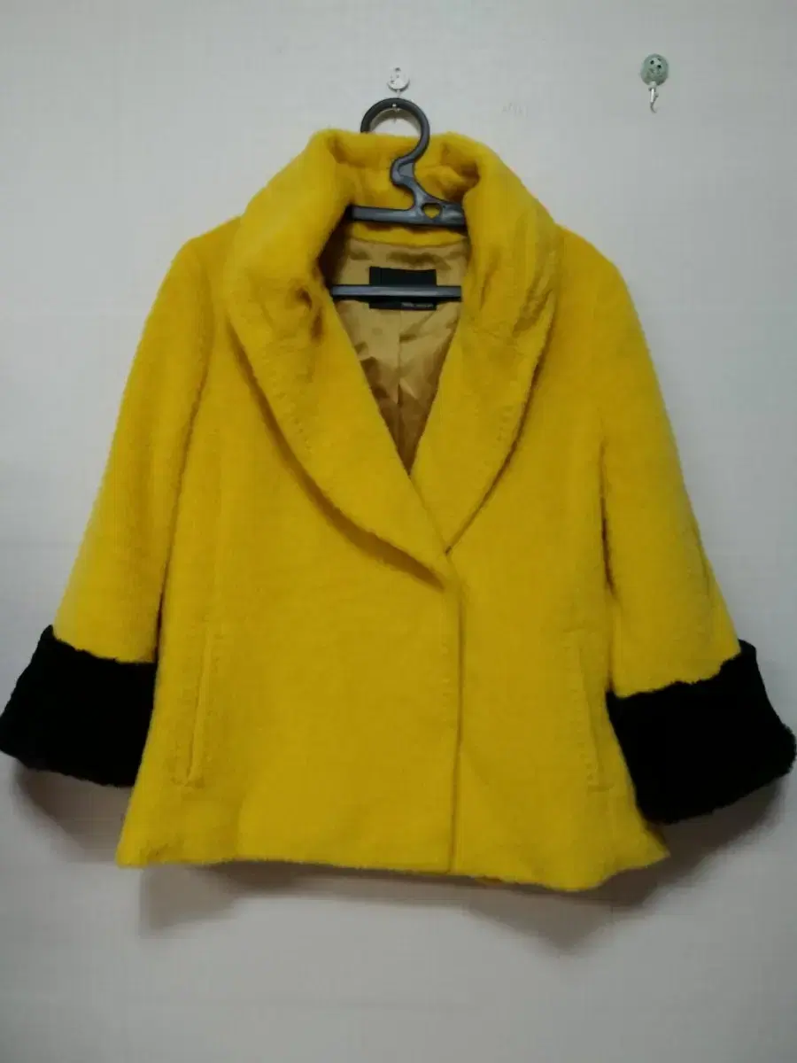 Shizumisu Suri Alpaca Vahn Coat