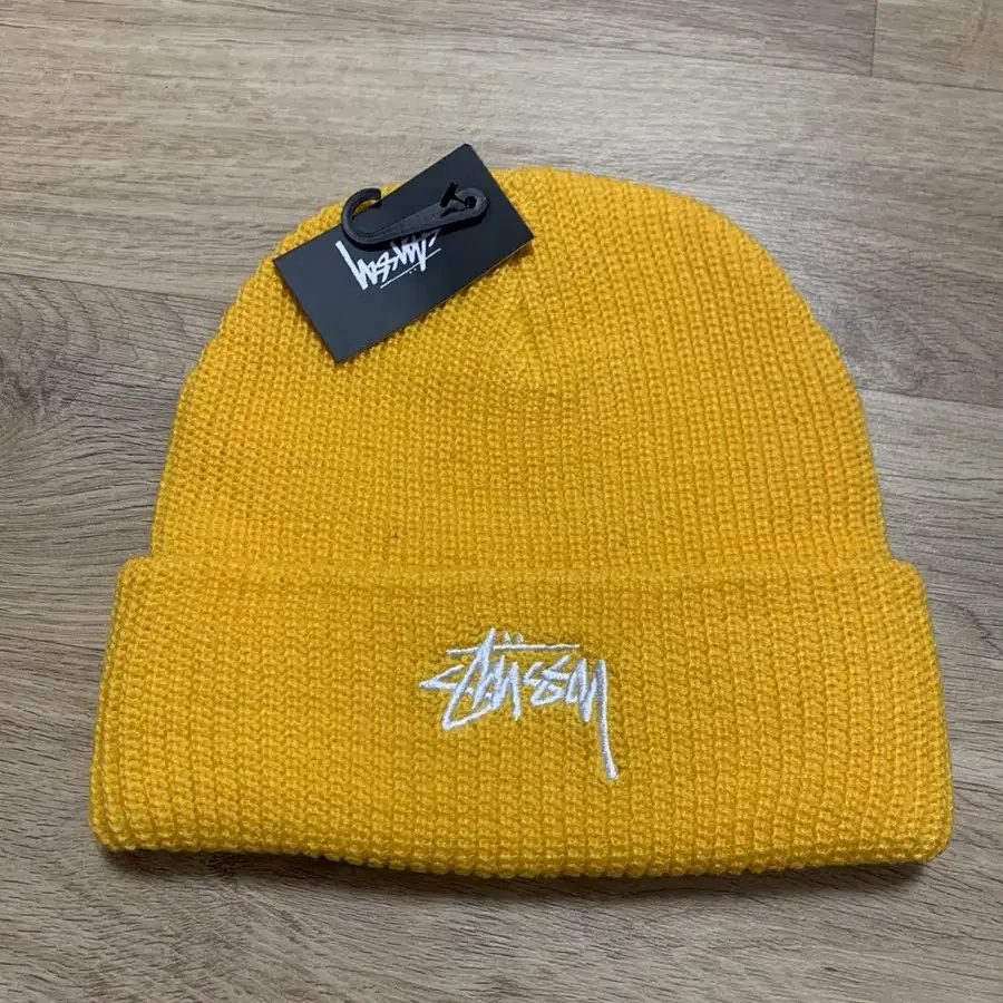 stussy 비니 옐로우 팝니다