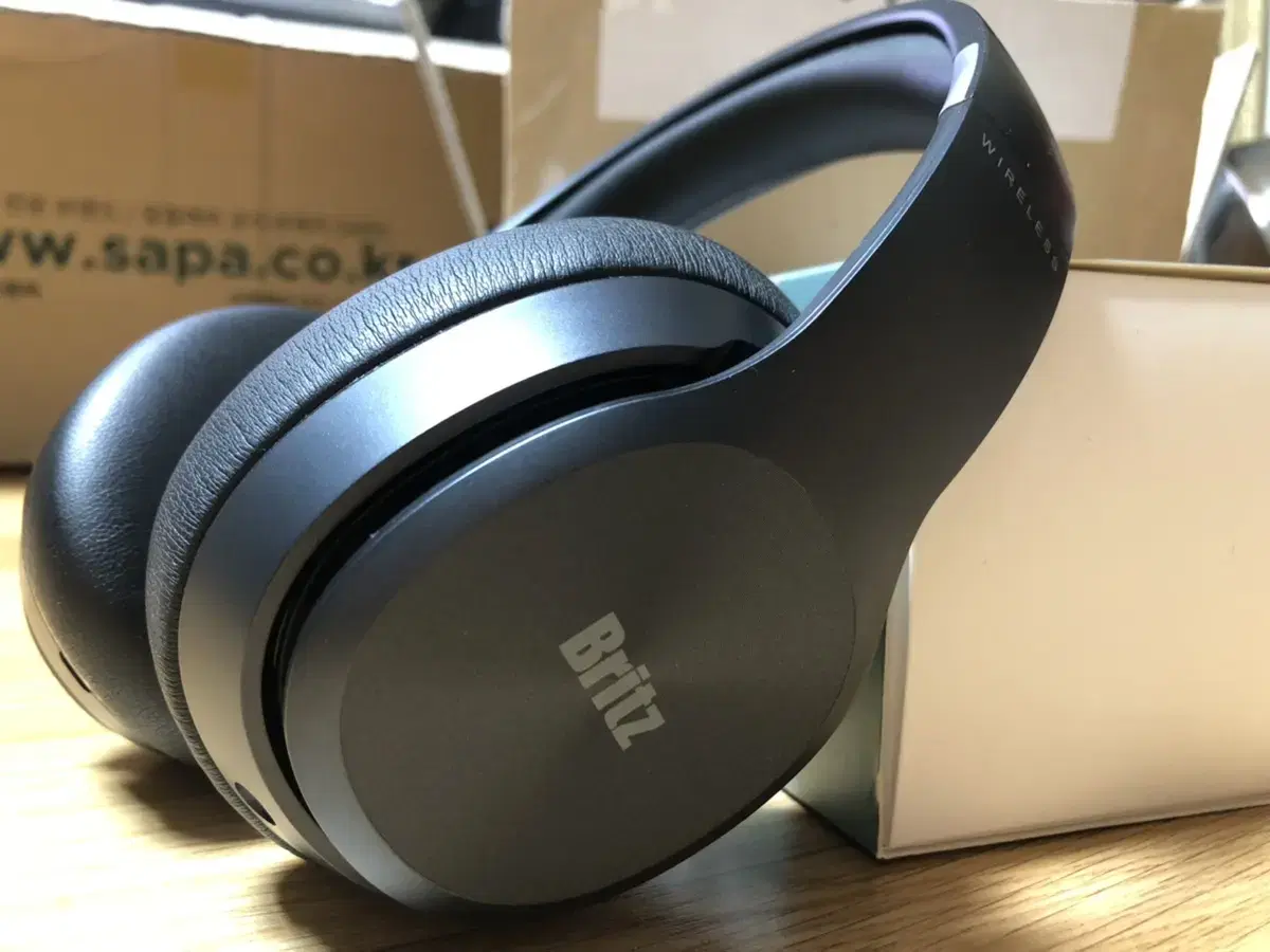 I'm selling the Britz Bluetooth Headphones W820BT.