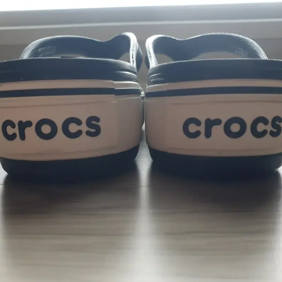 [새제품] crocs 크록스 샌들