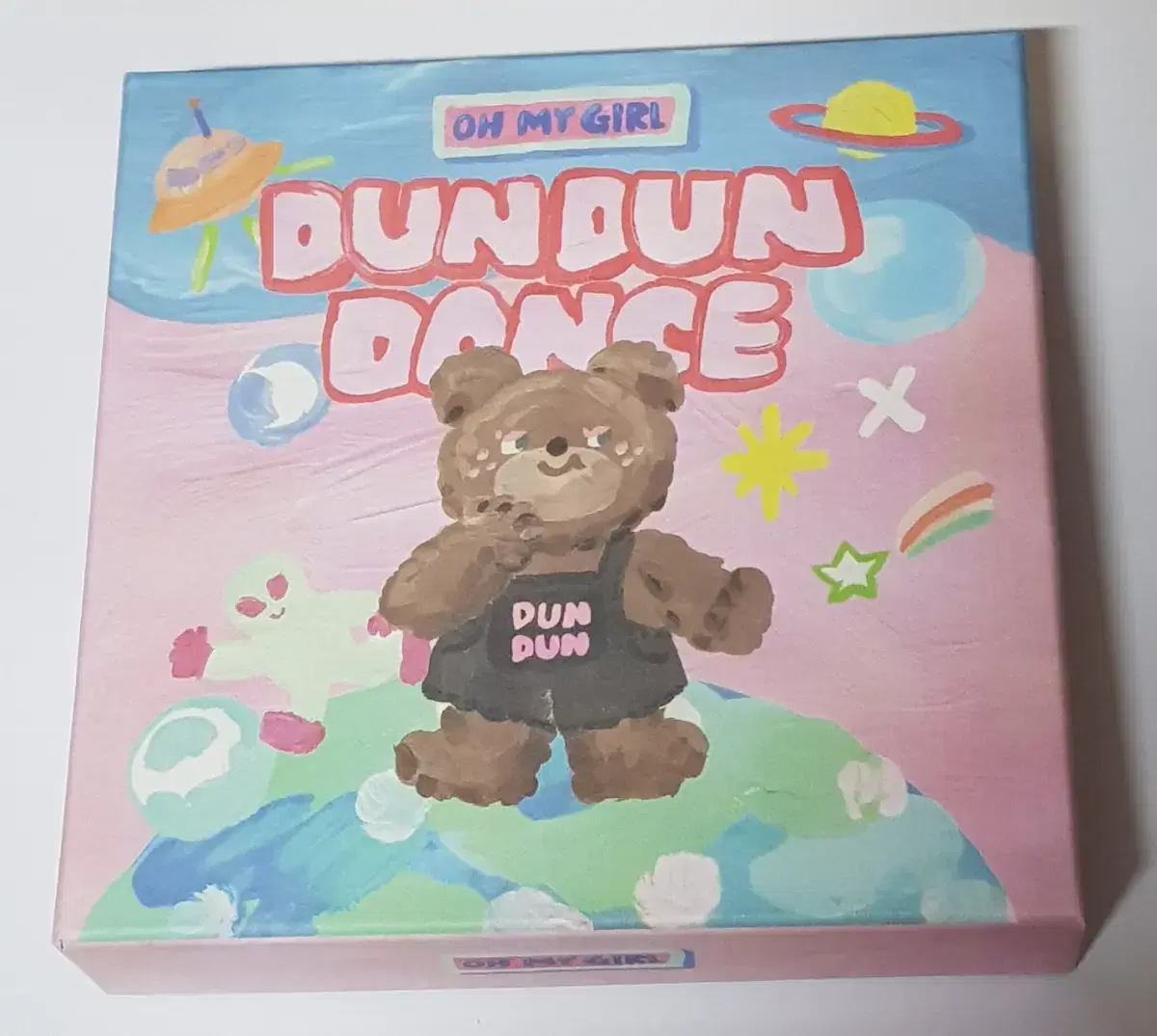 Oh My Girl Dundon Dance album (4 left) (last price)