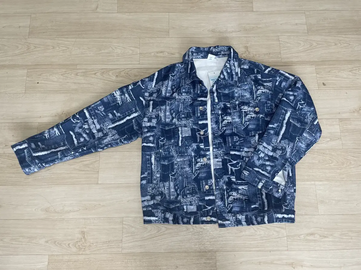 L) Inflation Artwork Denim Jacket