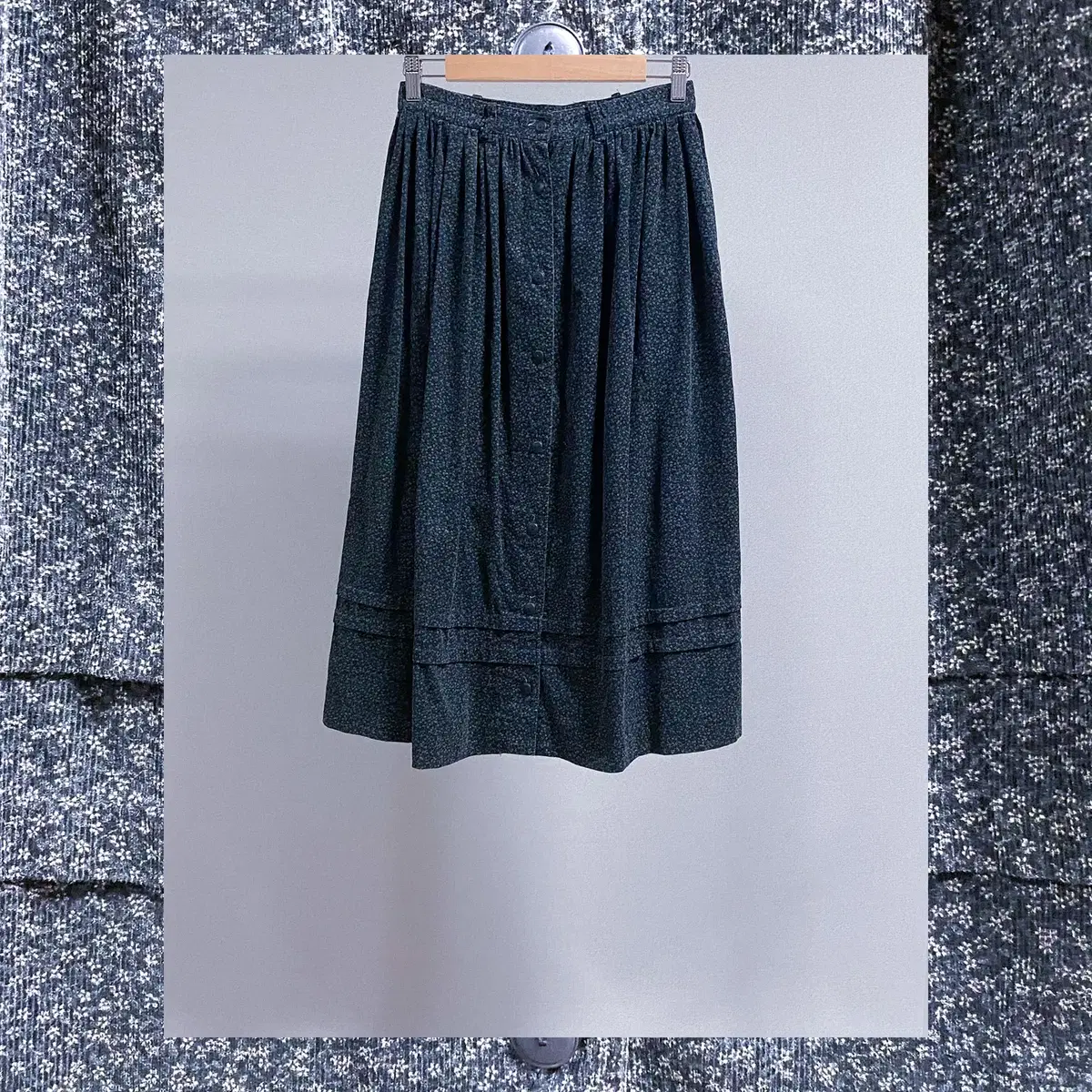 Black corduroy flower pattern layered midi skirt