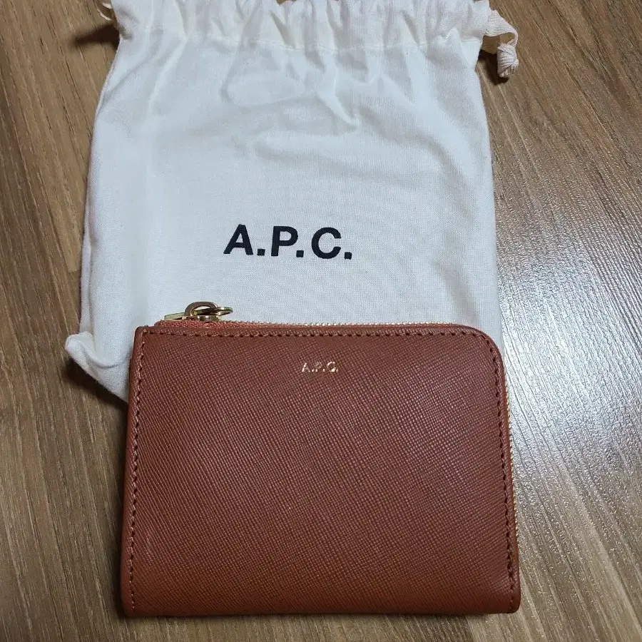 A.P.C 아페쎄 Veau Calf 가죽 반지갑