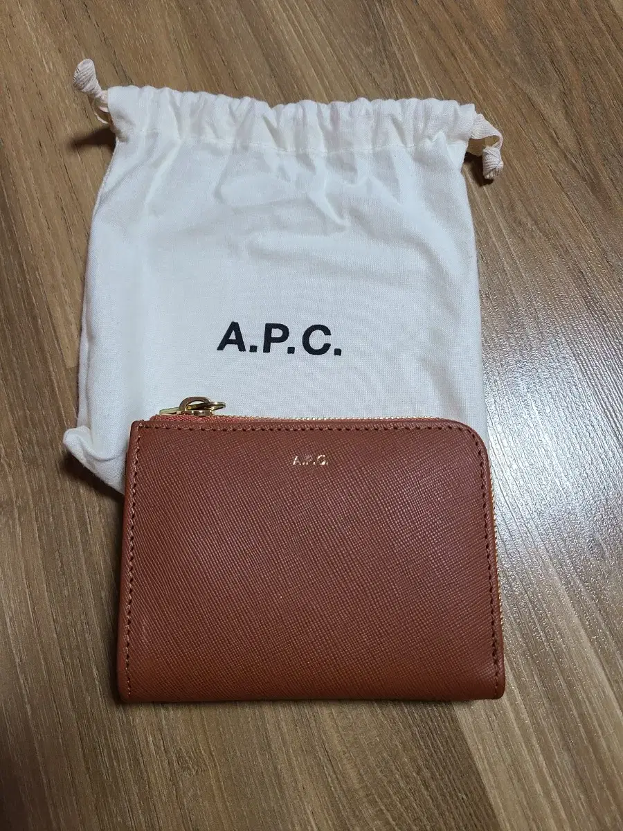 A.P.C 아페쎄 Veau Calf 가죽 반지갑