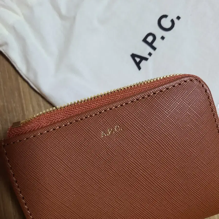 A.P.C 아페쎄 Veau Calf 가죽 반지갑