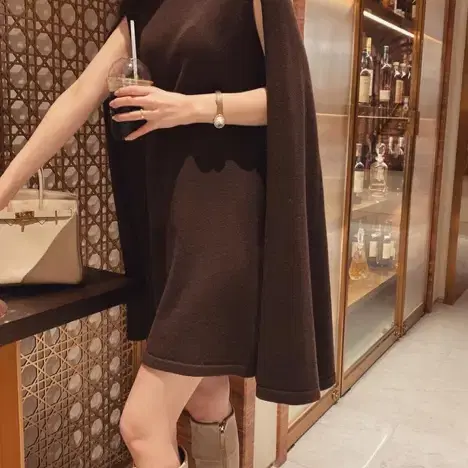 더로랑 Ritz cape knit dress 딥초콜렛