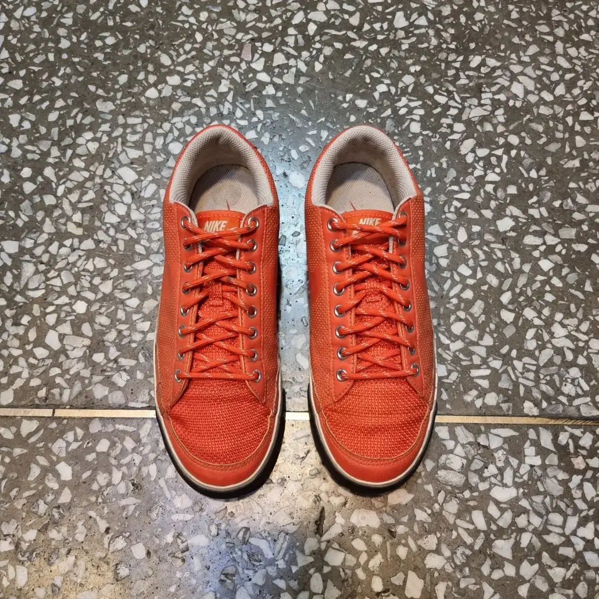 Nike Vintage 2011 Retro Rare Orange Sneakers Athletic Shoes Men's 255