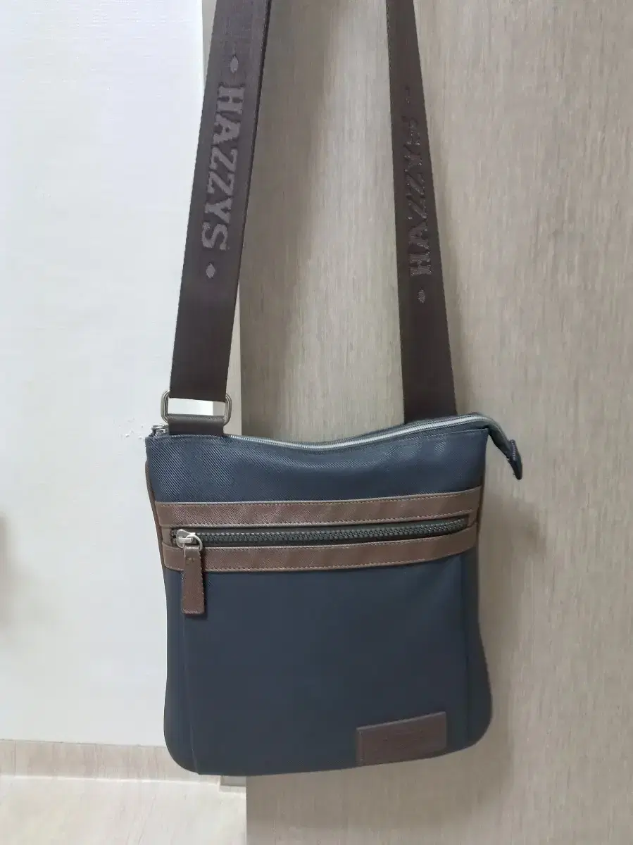 Hedges Crossbody Bag 