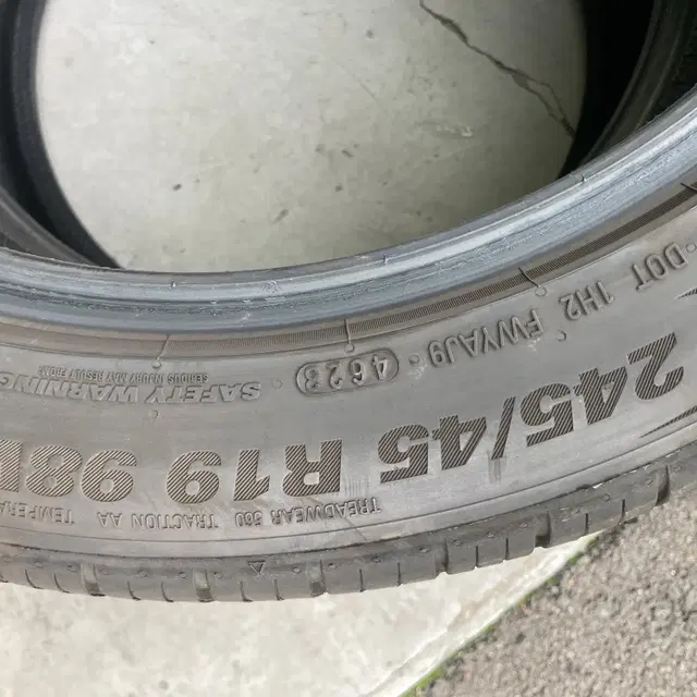 245/45R19 TA91 A급 2본 팝니다