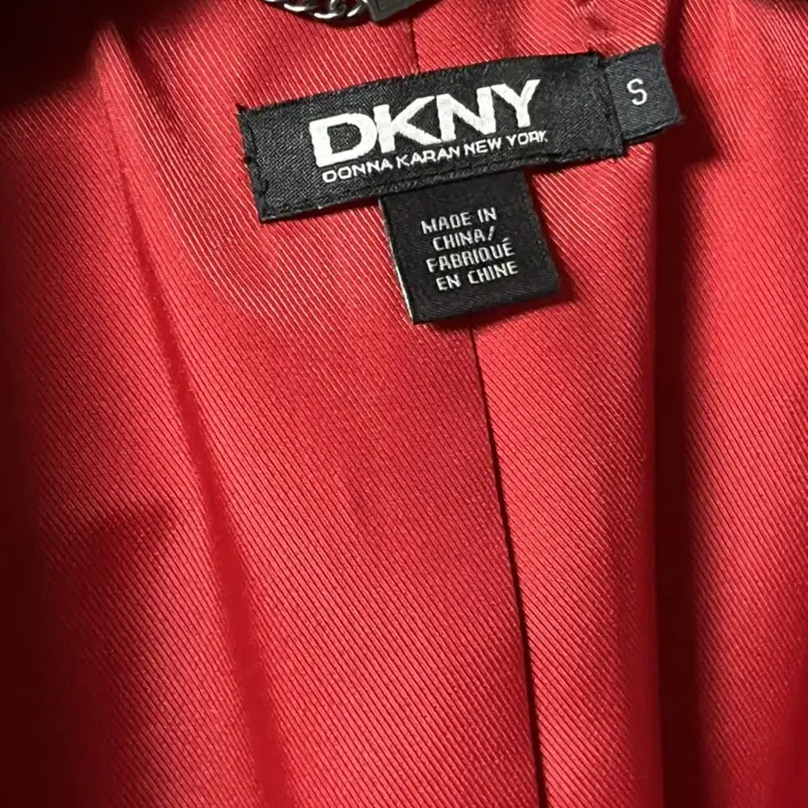 DKNY 코트 판매합니다