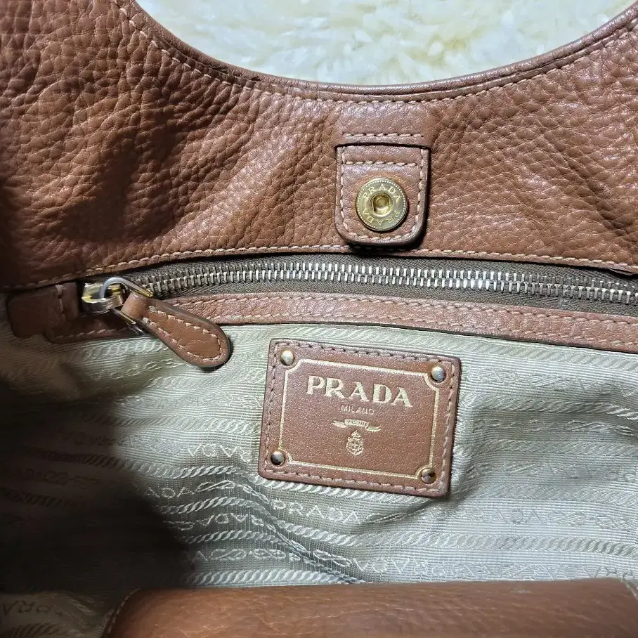 [  PRADA 토트백 ]12/30일까지는 15만원에 드림