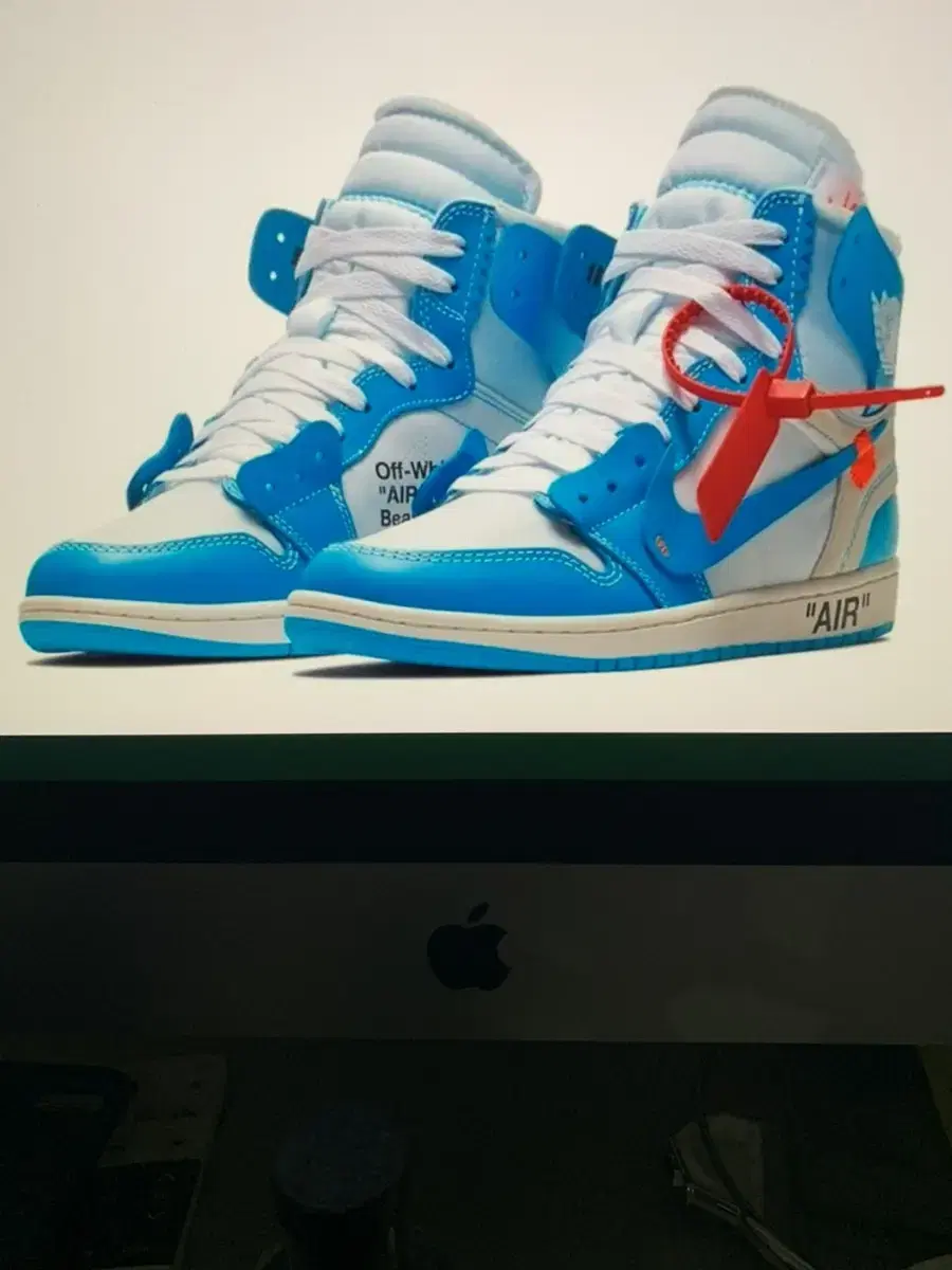 Jordan 1 Off-White Bloo