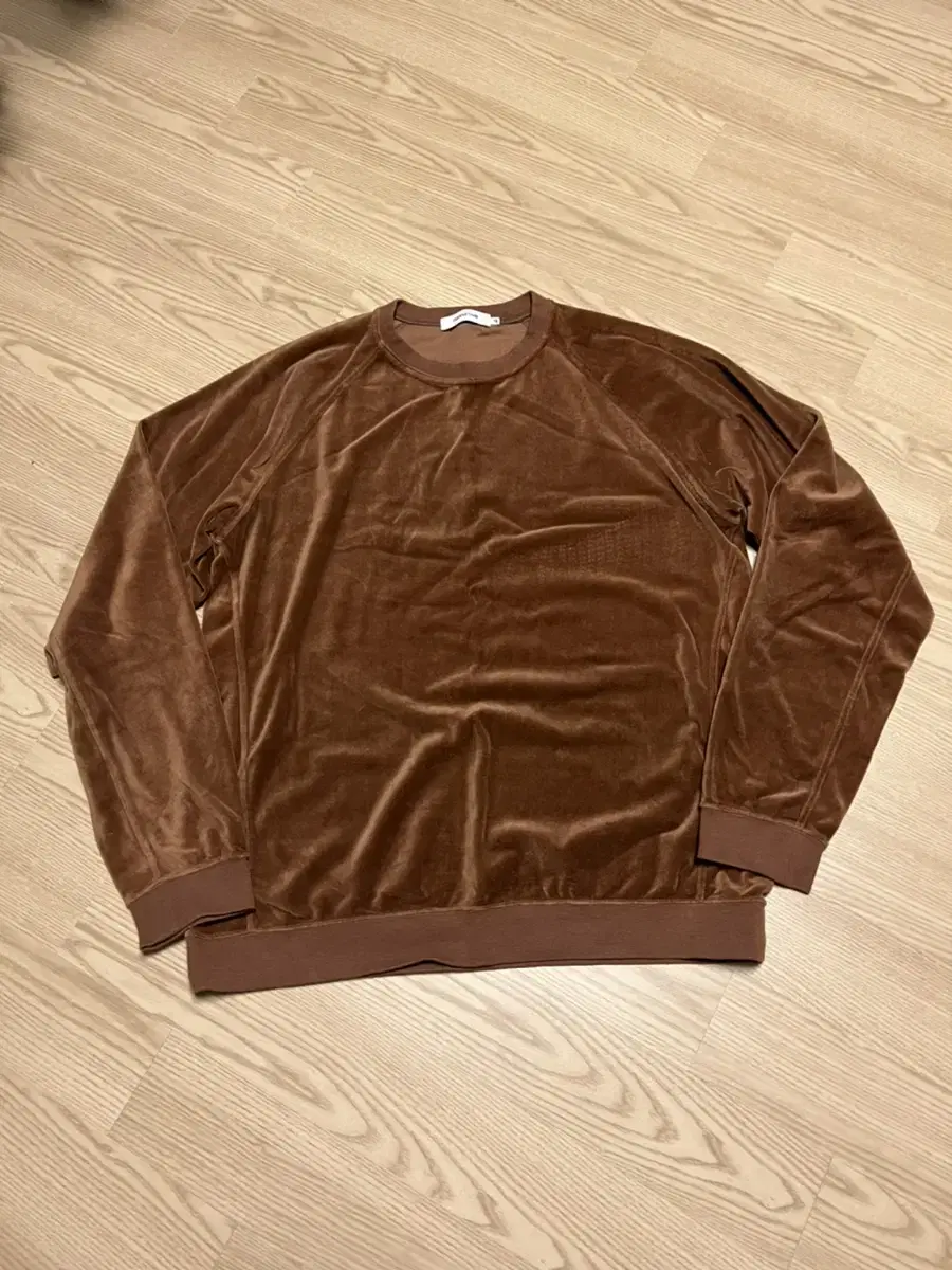 Non-Netip Velour Sweatshirt 3