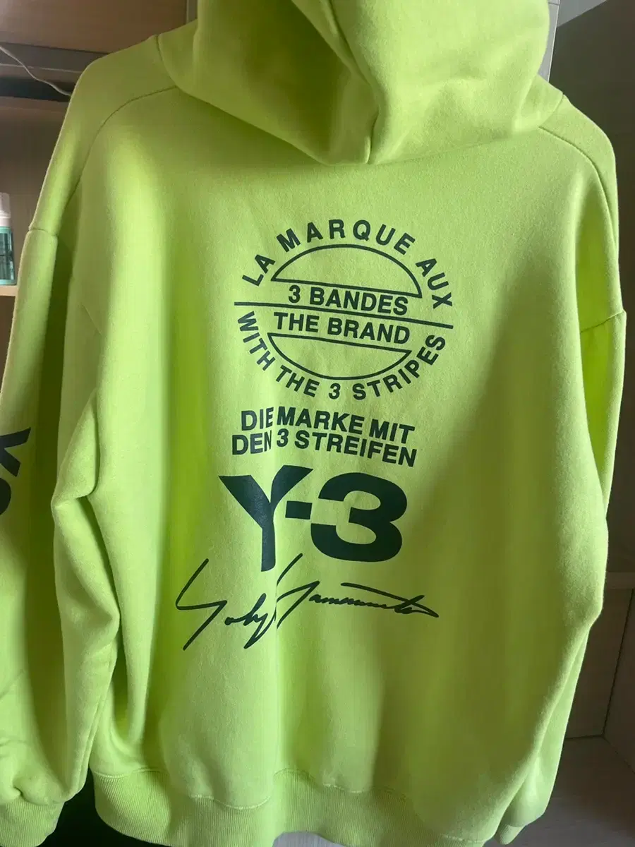 die marke mit den 3 streifen y 3