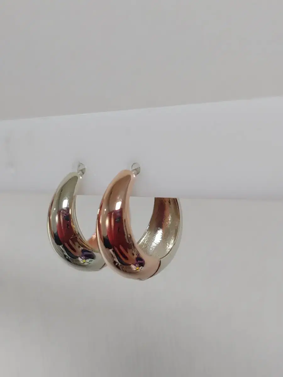 14K Two-Tone Volume Ring Earrings