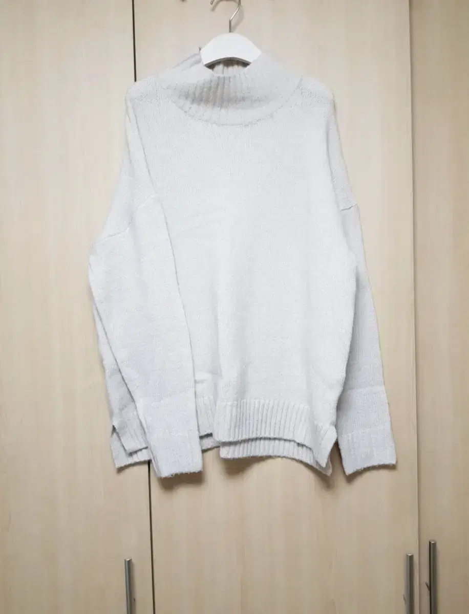 Loose-fitting Vahn Pola Knit