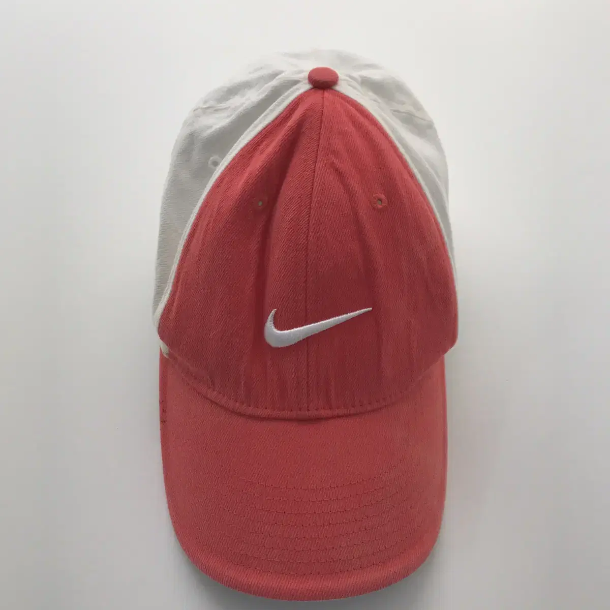 NIKE golf ball cap 