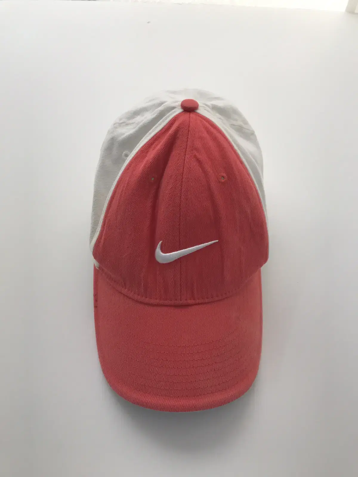 NIKE golf ball cap 